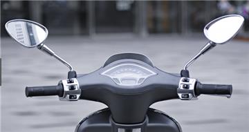 Xe máy chỉ có một gương chiếu hậu có bị phạt?