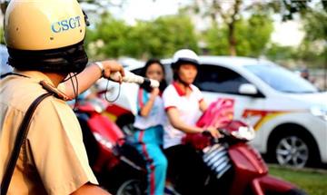 Năm 2026, không đội mũ bảo hiểm phạt bao nhiêu?