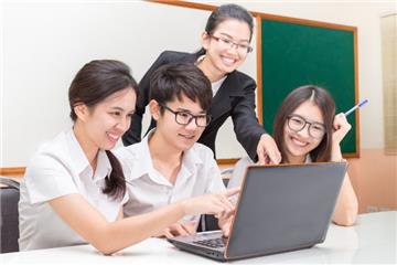 Những điều giáo viên được và không được làm với học sinh